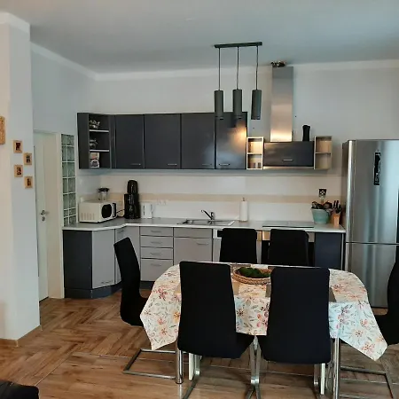 Am Bahnhof Apartment Werneuchen Exterior photo