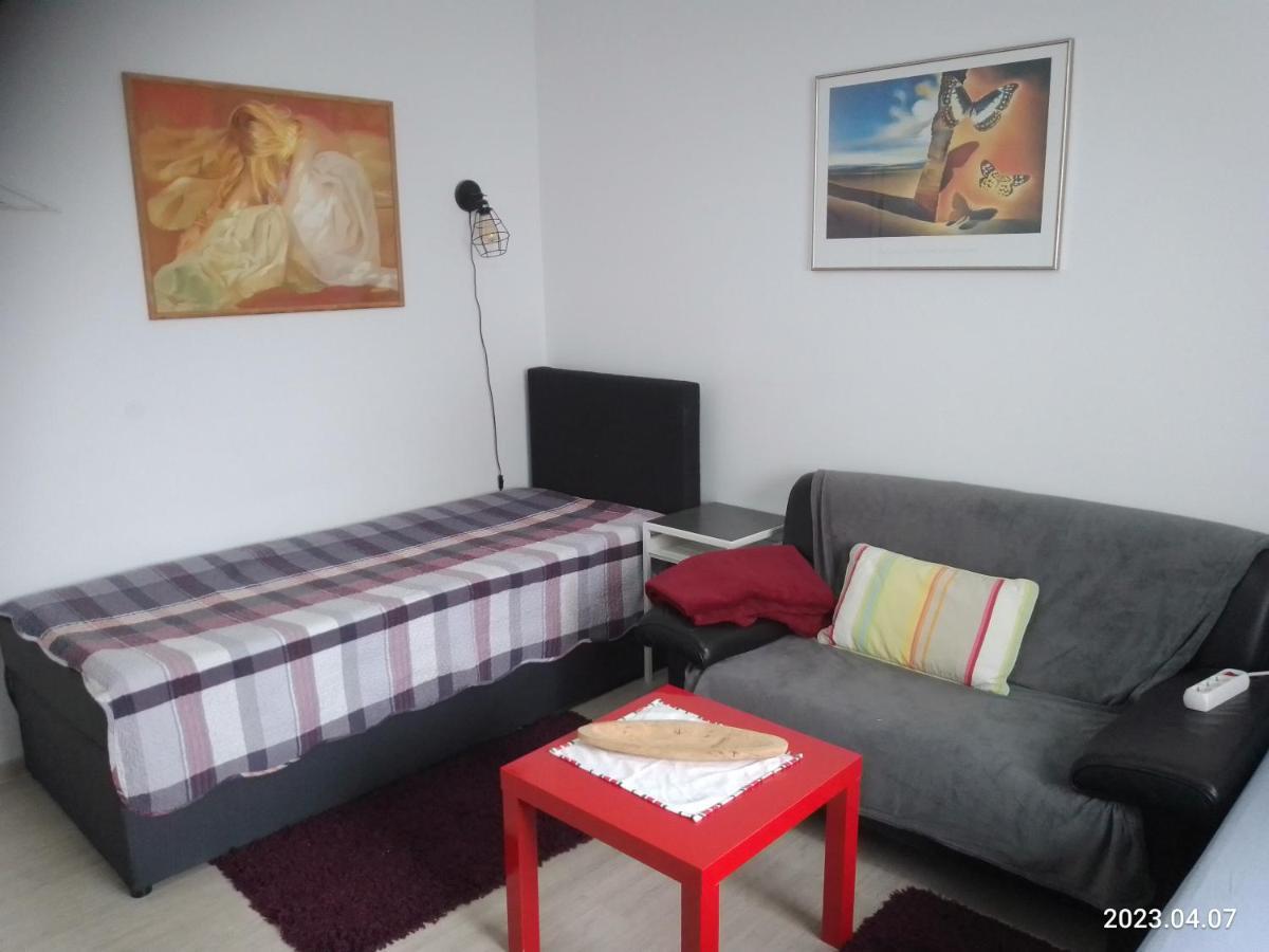 Apartment Am Bahnhof *